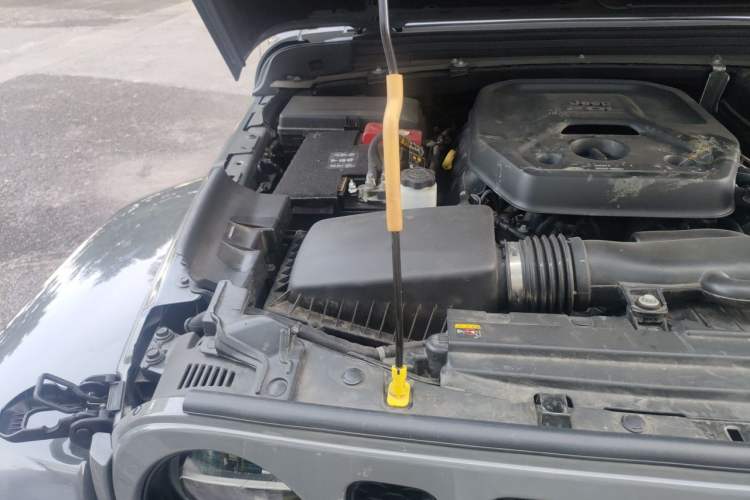 Used Jeep Wrangler 2021 2.0T Sahara Four-Door Edition Engine Bay Right