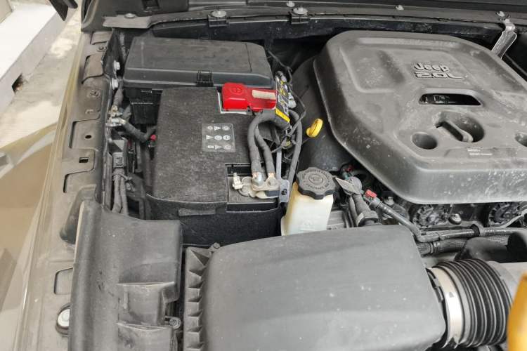 Used Jeep Wrangler 2021 2.0T Sahara Four-Door Edition Engine Bay Right