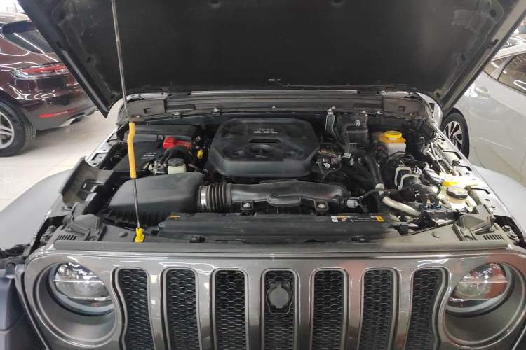 Used Jeep Wrangler 2021 2.0T Robin Hood Four-Door Edition Engine Bay