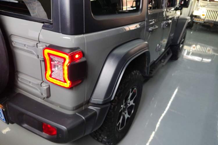 Used Jeep Wrangler 2021 2.0T Robin Hood Four-Door Edition Exterior 3