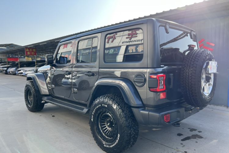 Used Jeep Wrangler 2021 2.0T Sahara Four-Door Edition Exterior 4