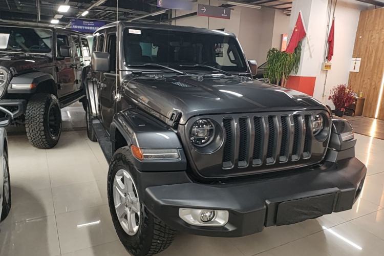 Used Jeep Wrangler 2021 2.0T Sahara Four-Door Edition Front Right 45 Deg