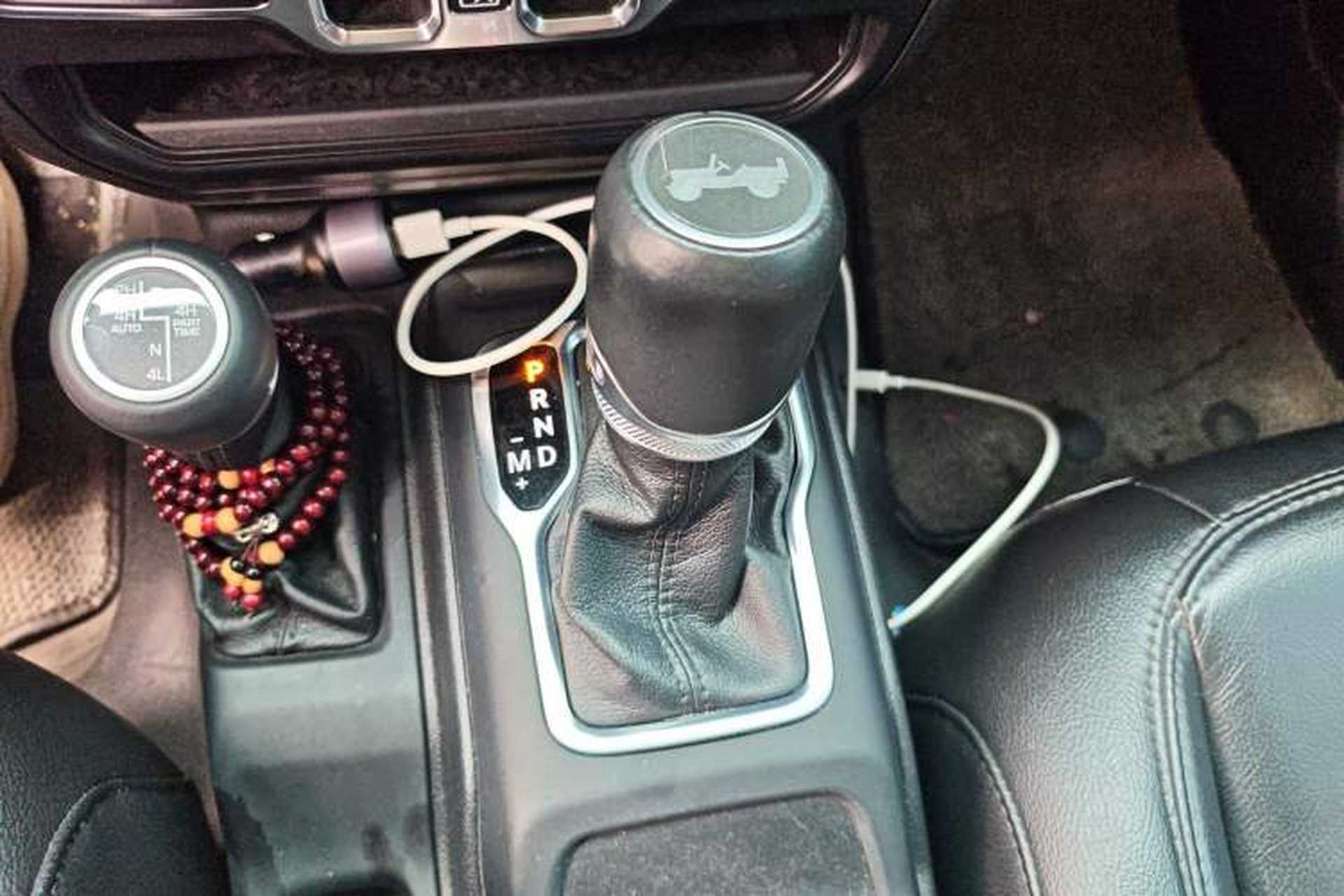 Used Jeep Wrangler 2021 2.0T Sahara Four-Door Edition Gear Lever