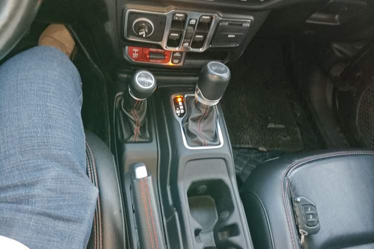 Used Jeep Wrangler 2021 2.0T Robin Hood Four-Door Edition Gear Lever