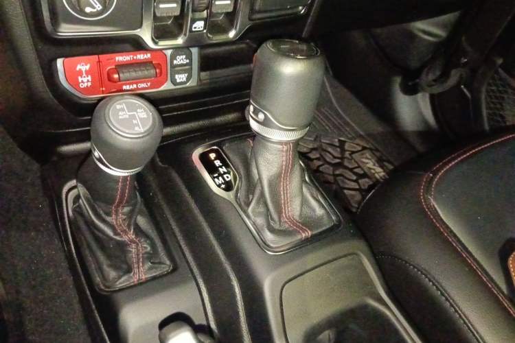 Used Jeep Wrangler 2021 2.0T Robin Hood Four-Door Edition Gear Lever