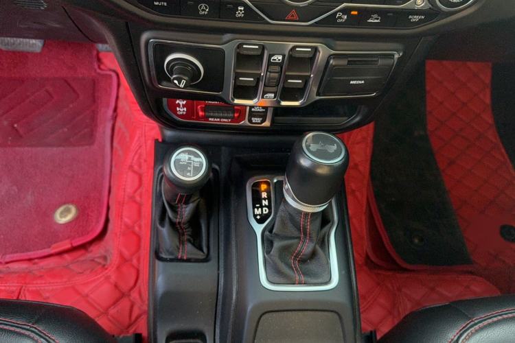 Used Jeep Wrangler 2021 2.0T Robin Hood Four-Door Edition Gear Lever