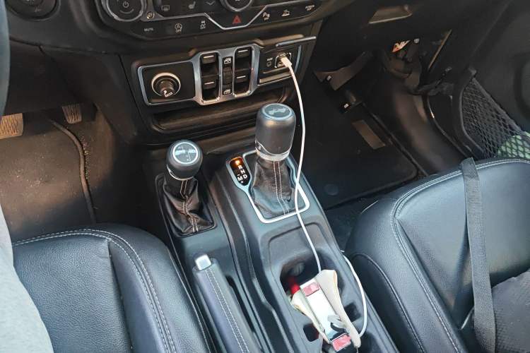 Used Jeep Wrangler 2021 2.0T Sahara Four-Door Edition Gear Lever