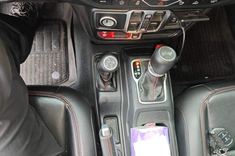 Used Jeep Wrangler 2021 2.0T Robin Hood Four-Door Edition Gear Lever