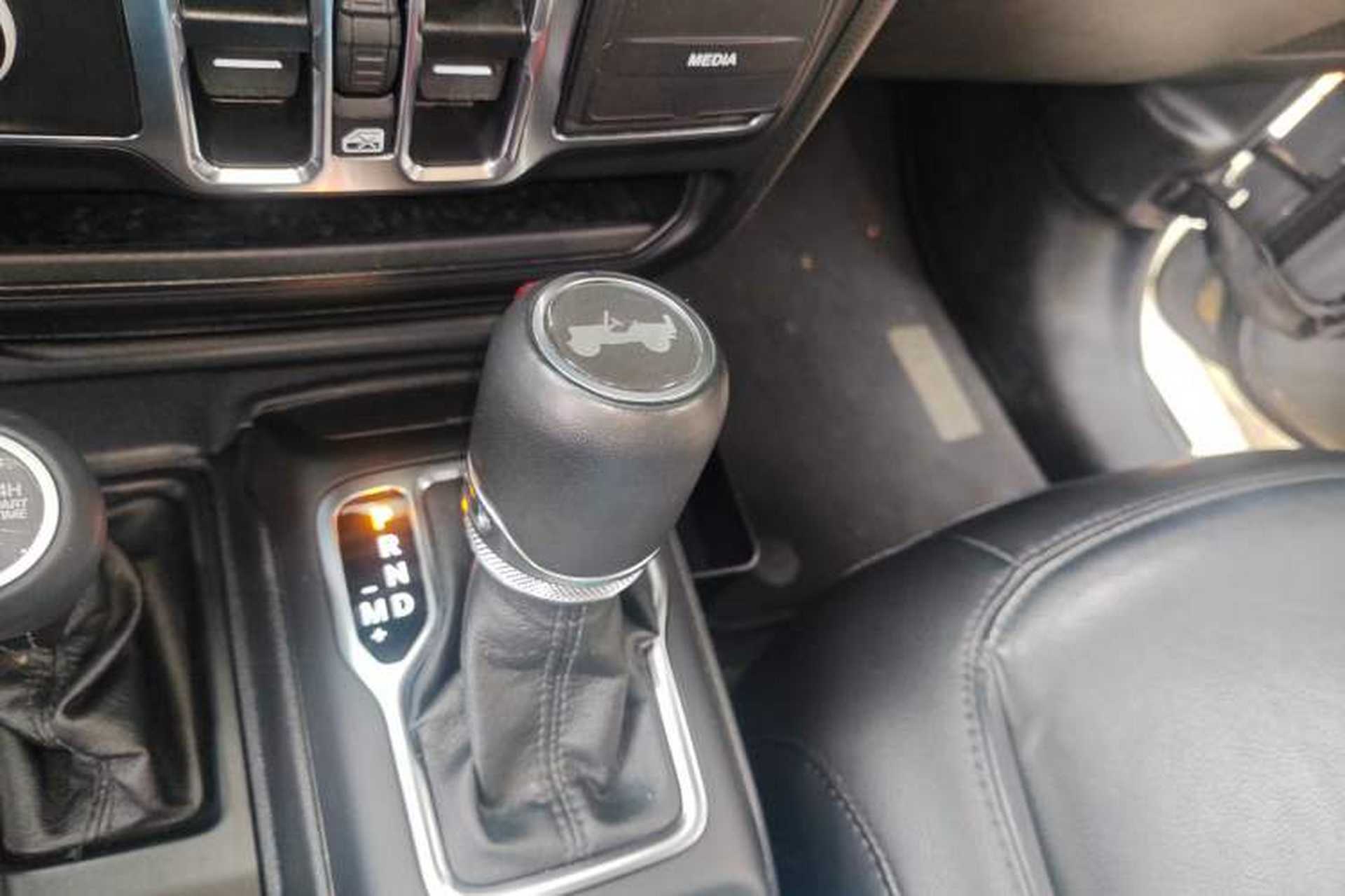 Used Jeep Wrangler 2021 2.0T Sahara Four-Door Edition Gear Lever