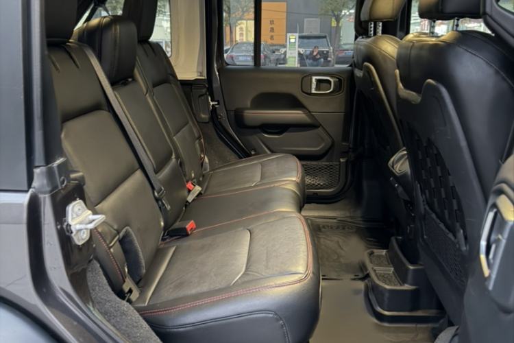 Used Jeep Wrangler 2021 2.0T Sahara Four-Door Edition Interior 10