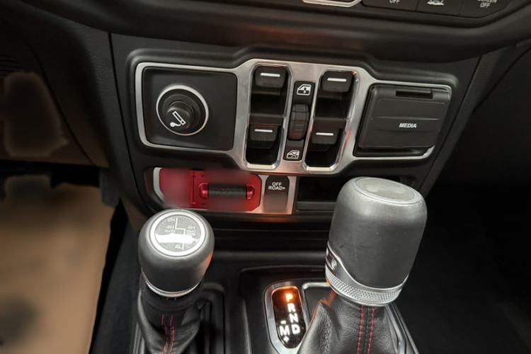 Used Jeep Wrangler 2021 2.0T Robin Hood Four-Door Edition Interior 15