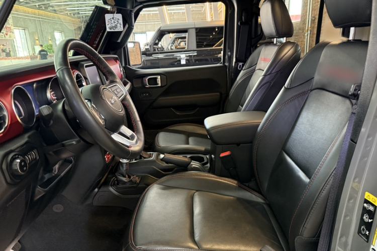 Used Jeep Wrangler 2021 2.0T Robin Hood Four-Door Edition Interior 3