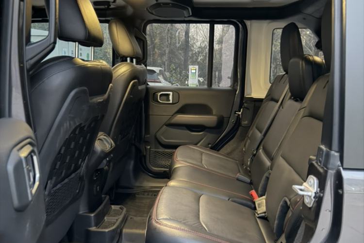 Used Jeep Wrangler 2021 2.0T Sahara Four-Door Edition Interior 3