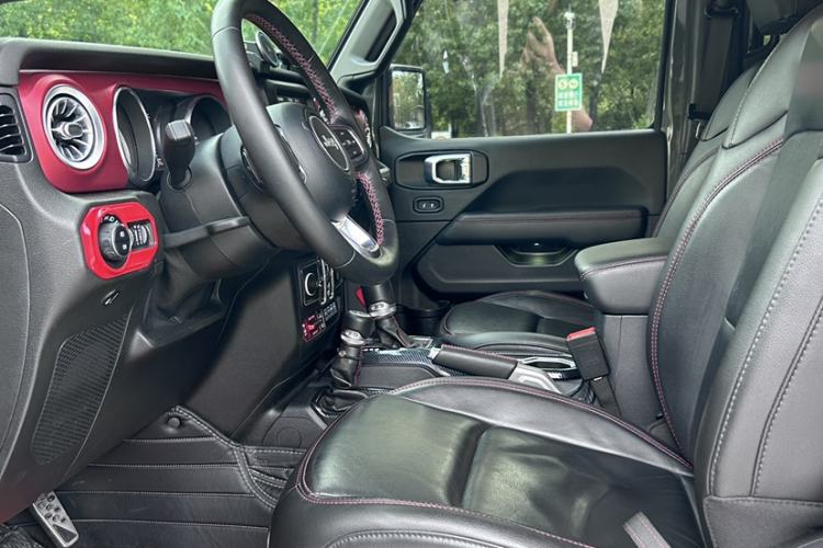 Used Jeep Wrangler 2021 2.0T Robin Hood Four-Door Edition Interior 4