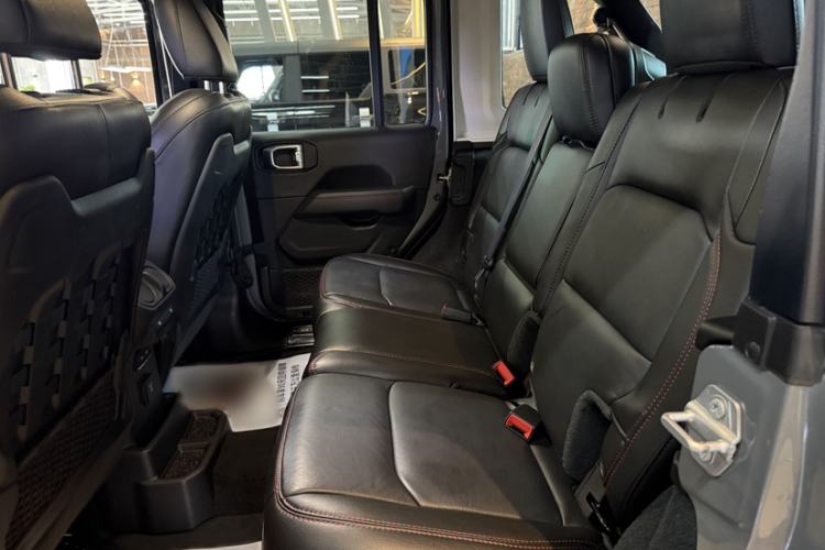 Used Jeep Wrangler 2021 2.0T Robin Hood Four-Door Edition Interior 4