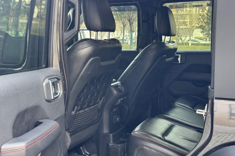 Used Jeep Wrangler 2021 2.0T Robin Hood Four-Door Edition Interior 4