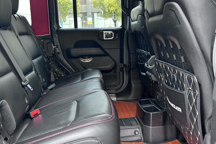 Used Jeep Wrangler 2021 2.0T Robin Hood Four-Door Edition Interior 6