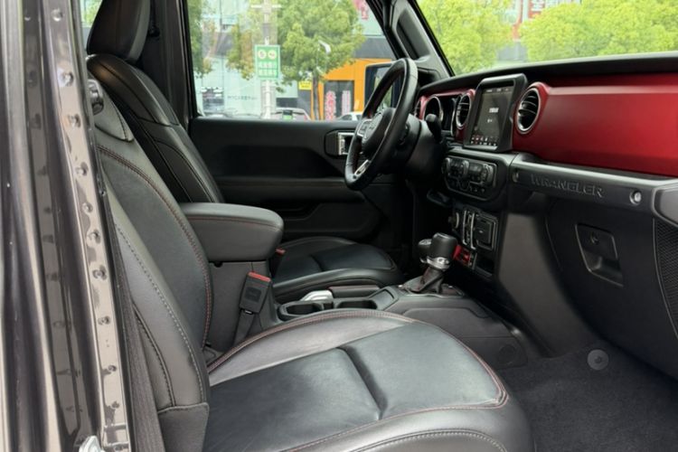 Used Jeep Wrangler 2021 2.0T Robin Hood Four-Door Edition Interior 6