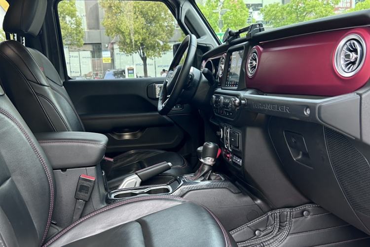 Used Jeep Wrangler 2021 2.0T Robin Hood Four-Door Edition Interior 7