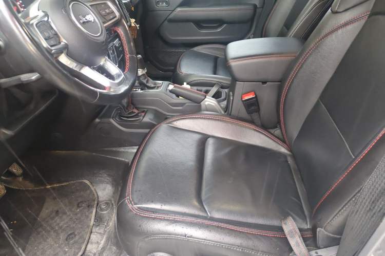 Used Jeep Wrangler 2021 2.0T Robin Hood Four-Door Edition Left Front Seat