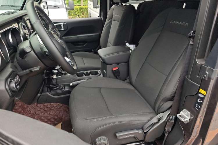 Used Jeep Wrangler 2021 2.0T Sahara Two-Door Edition Left Front Seat
