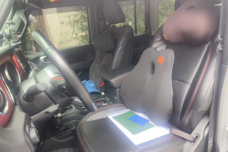Used Jeep Wrangler 2021 2.0T Robin Hood Four-Door Edition Left Front Seat