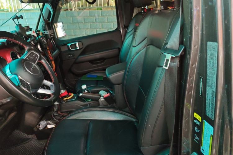 Used Jeep Wrangler 2021 2.0T Robin Hood Four-Door Edition Left Front Seat