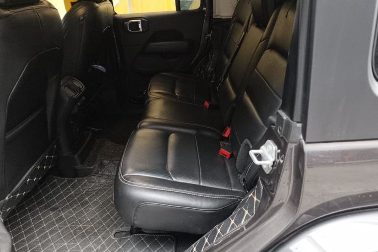 Used Jeep Wrangler 2021 2.0T Sahara Four-Door Edition Left Rear Seat