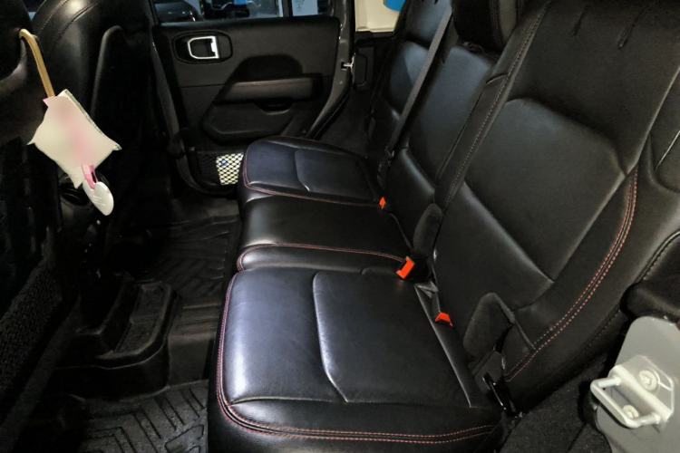 Used Jeep Wrangler 2021 2.0T Robin Hood Four-Door Edition Left Rear Seat
