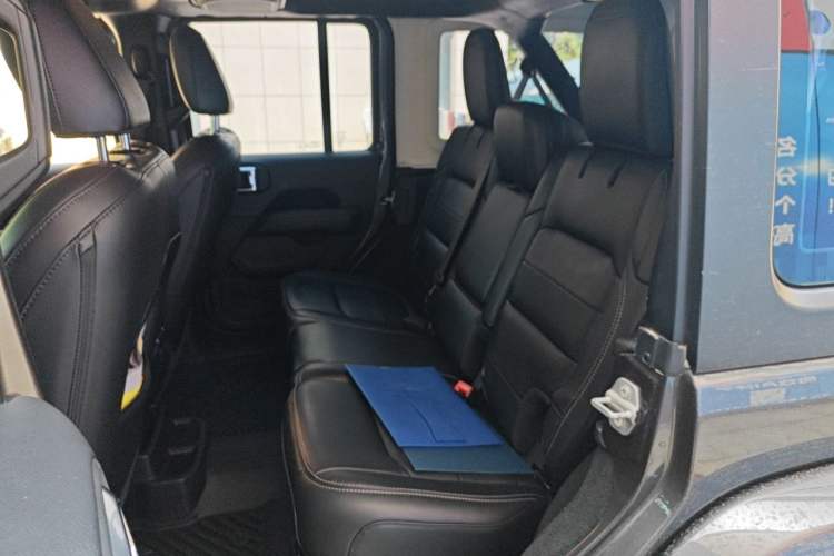 Used Jeep Wrangler 2021 2.0T Sahara Four-Door Edition Left Rear Seat