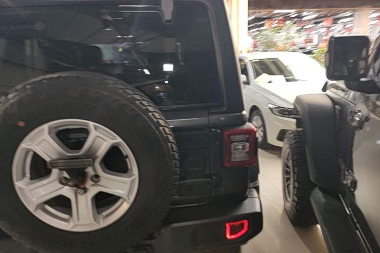 Used Jeep Wrangler 2021 2.0T Sahara Four-Door Edition Rear Right 45 Deg