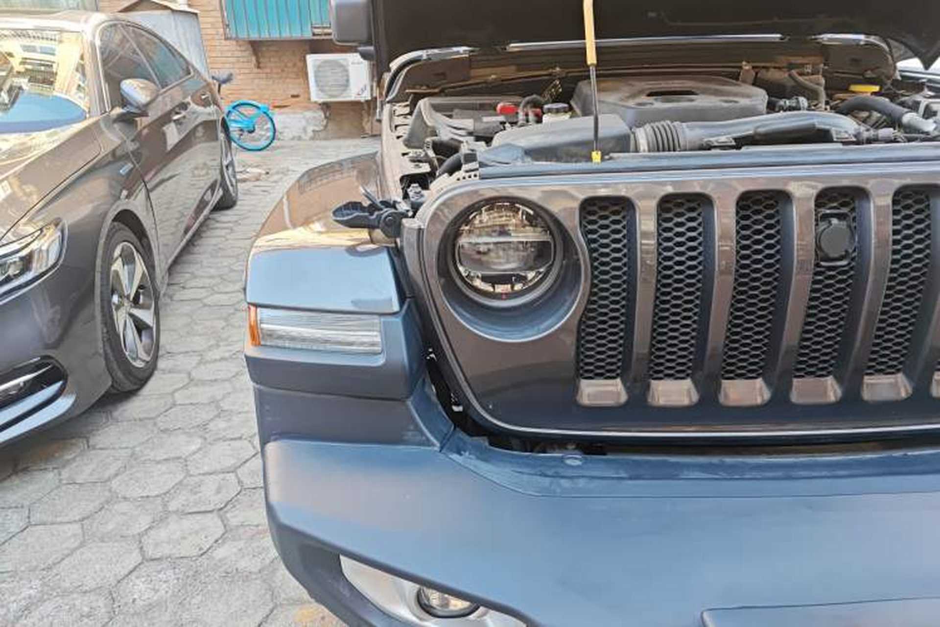 Used Jeep Wrangler 2021 2.0T Sahara Four-Door Edition Right Front Headlight