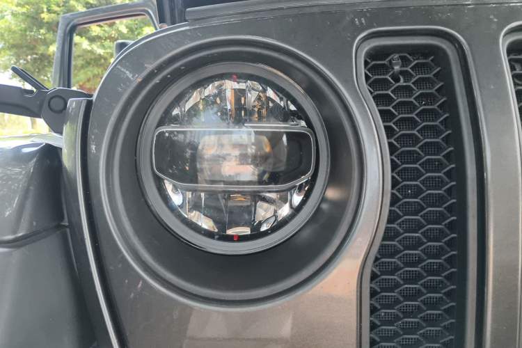 Used Jeep Wrangler 2021 2.0T 80th Anniversary Edition Right Front Headlight