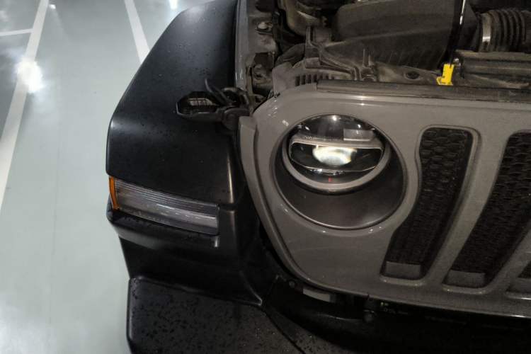 Used Jeep Wrangler 2021 2.0T Robin Hood Four-Door Edition Right Front Headlight