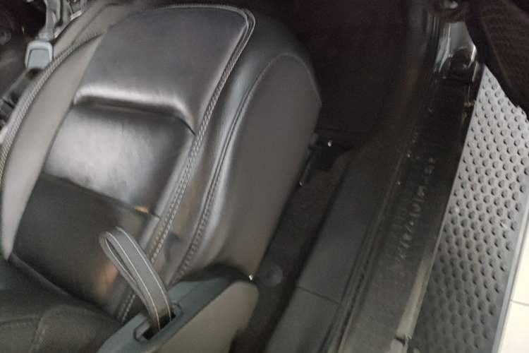 Used Jeep Wrangler 2021 2.0T Sahara Four-Door Edition Right Front Seat