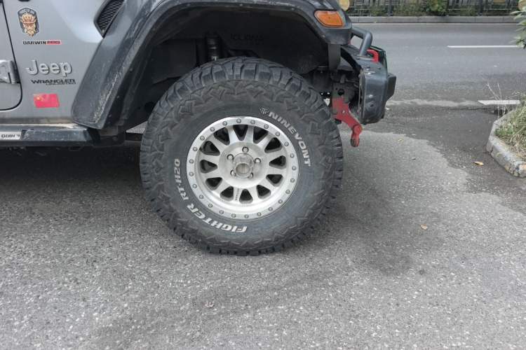 Used Jeep Wrangler 2021 2.0T Sahara Four-Door Edition Right Front Wheel Hub