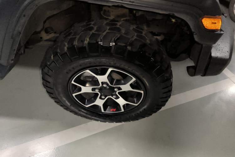 Used Jeep Wrangler 2021 2.0T Robin Hood Four-Door Edition Right Front Wheel Hub