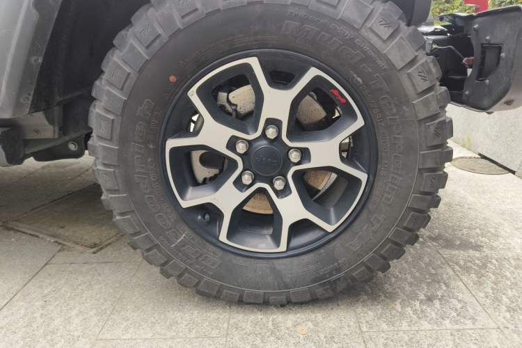 Used Jeep Wrangler 2021 2.0T Robin Hood Four-Door Edition Right Front Wheel Hub