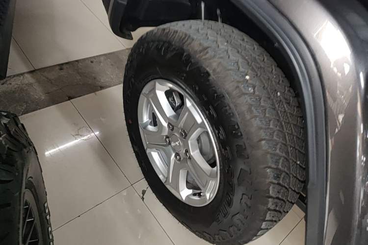 Used Jeep Wrangler 2021 2.0T Sahara Four-Door Edition Right Rear Wheel Hub