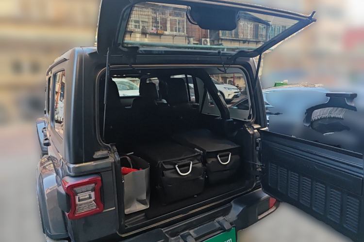 Used Jeep Wrangler 2021 2.0T Sahara Four-Door Edition Trunk