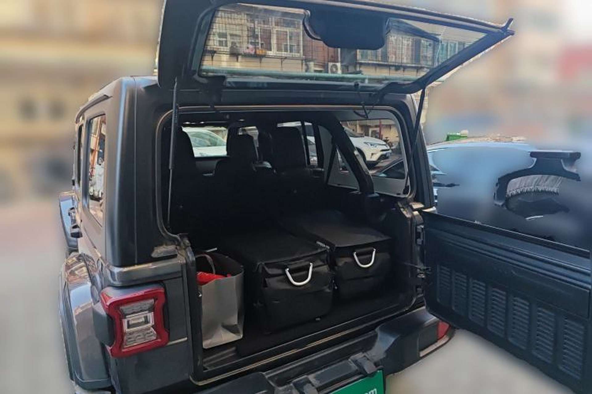 Used Jeep Wrangler 2021 2.0T Sahara Four-Door Edition Trunk