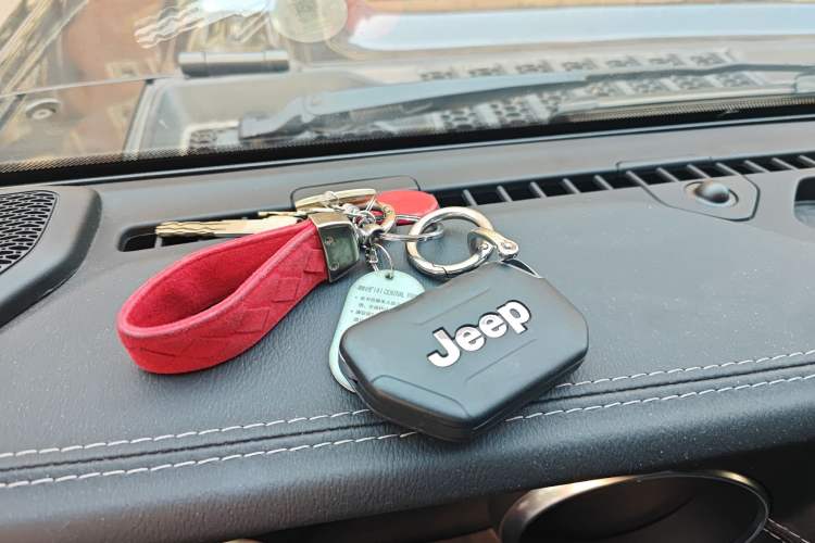 Used Jeep Wrangler 2021 2.0T Sahara Four-Door Edition Vehicle Key