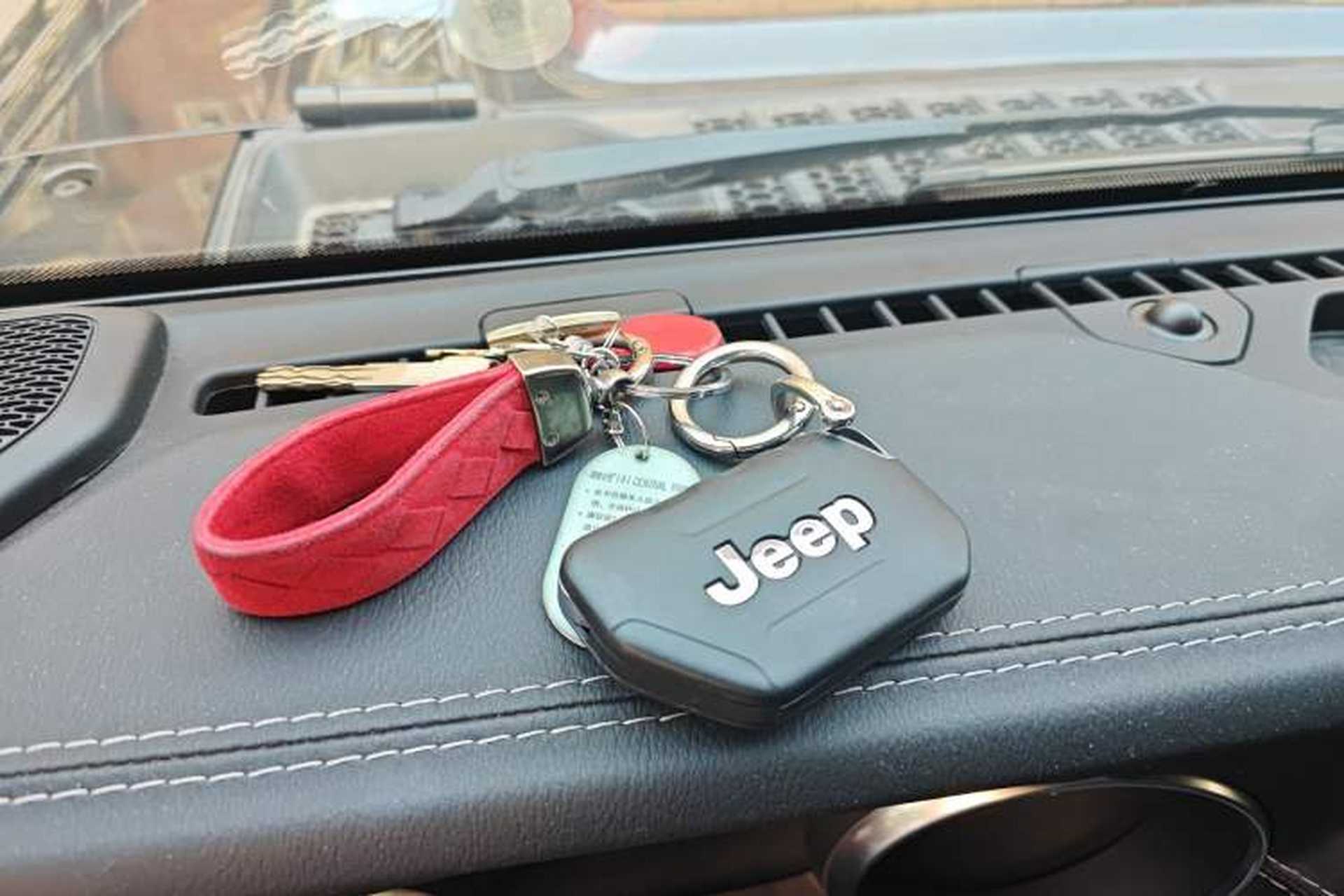 Used Jeep Wrangler 2021 2.0T Sahara Four-Door Edition Vehicle Key
