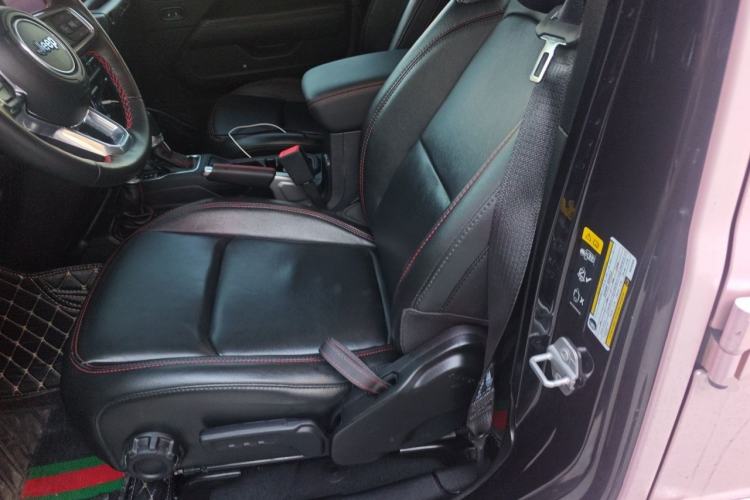 Used Jeep Wrangler 2021 2.0T Robin Hood Four-Door Edition Left Front Seat