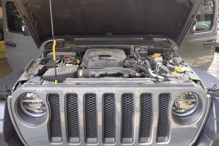 Used Jeep Wrangler 2021 2.0T Robin Hood Four-Door Edition Engine Bay