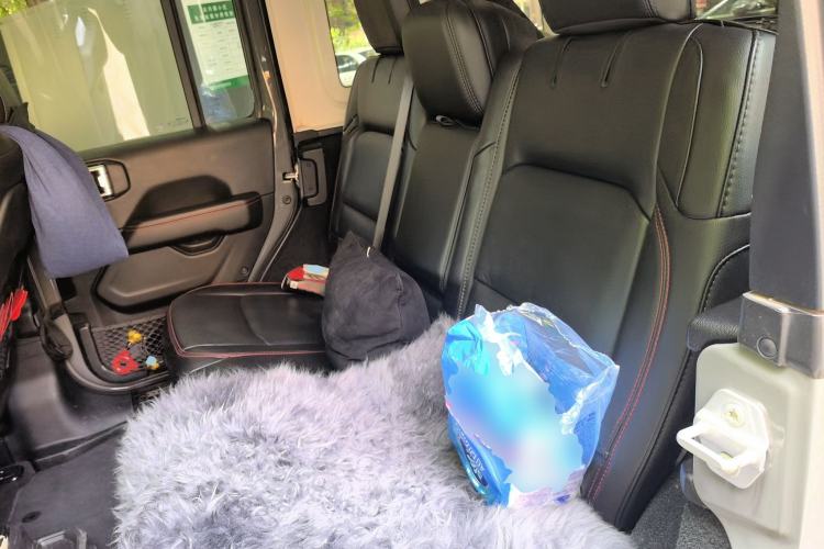 Used Jeep Wrangler 2021 2.0T Robin Hood Four-Door Edition Left Rear Seat