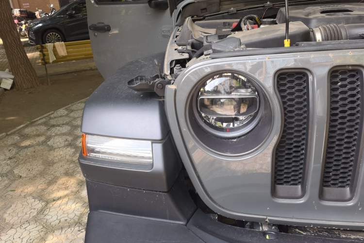 Used Jeep Wrangler 2021 2.0T Robin Hood Four-Door Edition Right Front Headlight