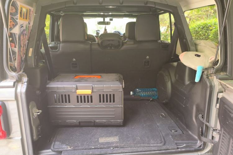 Used Jeep Wrangler 2021 2.0T Robin Hood Four-Door Edition Trunk