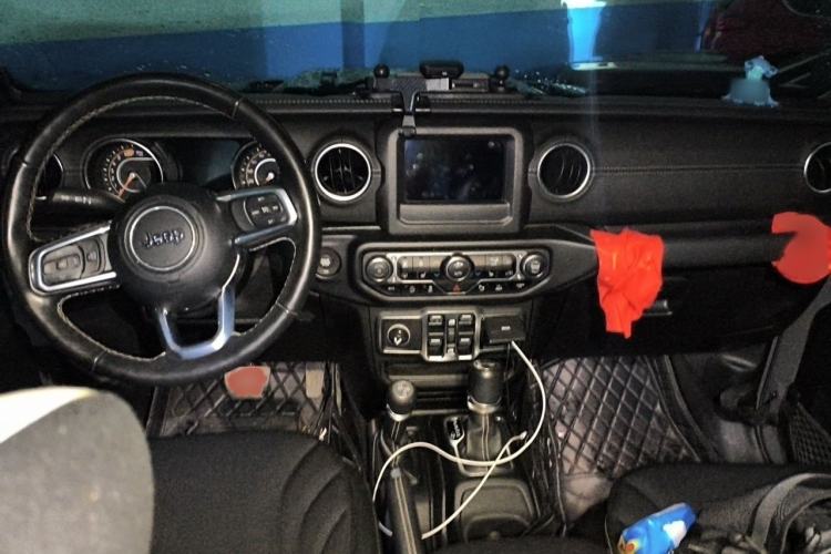 Used Jeep Wrangler 2021 2.0T Sahara Four-Door Edition Interior 2