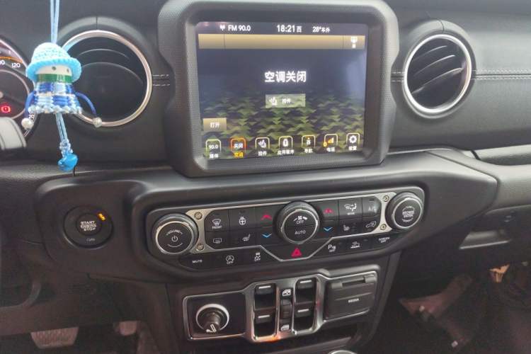 Used Jeep Wrangler 2021 2.0T 80th Anniversary Edition Audio And AC Panel